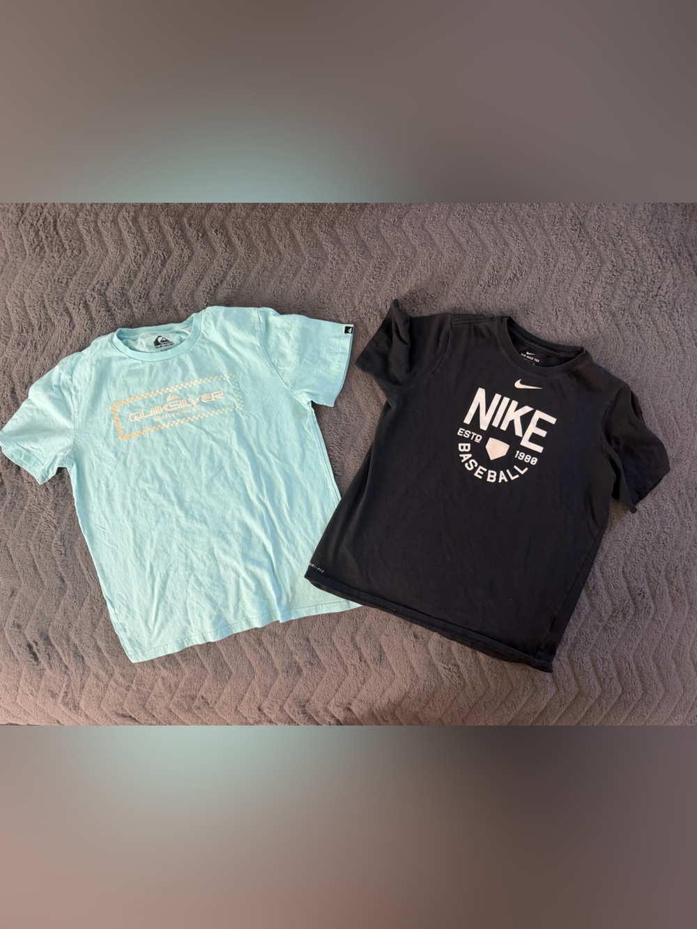 Lot of 2- Nike Black baseball tee & quicksilver aqua graphic tee xl